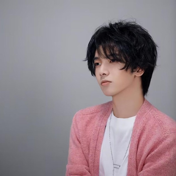 华晨宇怀疑女儿不是亲生？两次亲子鉴定照被曝光，张碧晨表情不悦