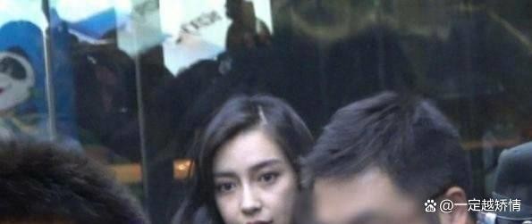 杨颖粉丝与代拍冲突，胡歌怒斥代拍，娱乐圈代拍乱象还不严重麽