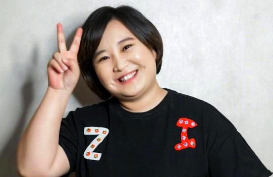 遭反噬了？贾玲不止电影海报抄袭，2年抄6部小品是抄袭惯犯
