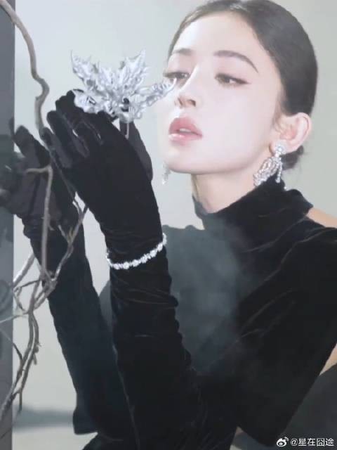 古力娜扎真是高贵冷艳，造型太高级了