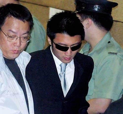 陈乔恩酒驾被抓细节：被拦时一脸惊恐 警察一眼就认出是她！