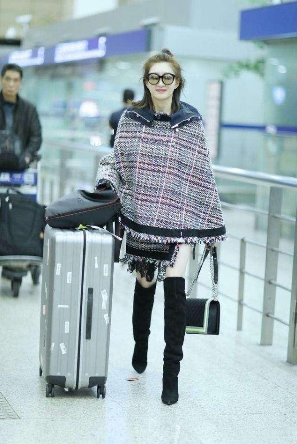 江疏影这组机场照实在太吸睛, 不管哪一个角度来看, 妥妥都是女神