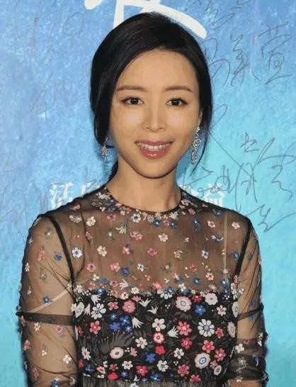 盘点在娱乐圈虚报年龄“装嫩”, 却被识破很尴尬的6大女星