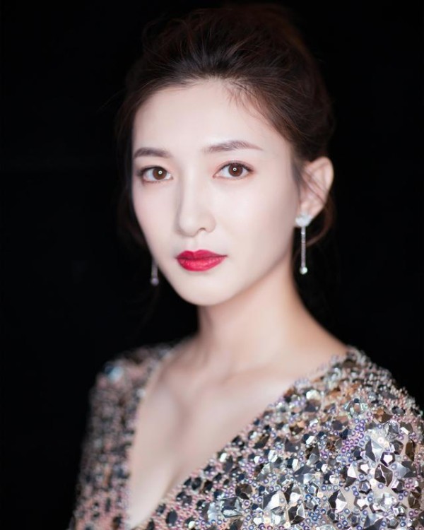 爆料胡歌和前女友江疏影宣布复合，江疏影：没复合 没炒作
