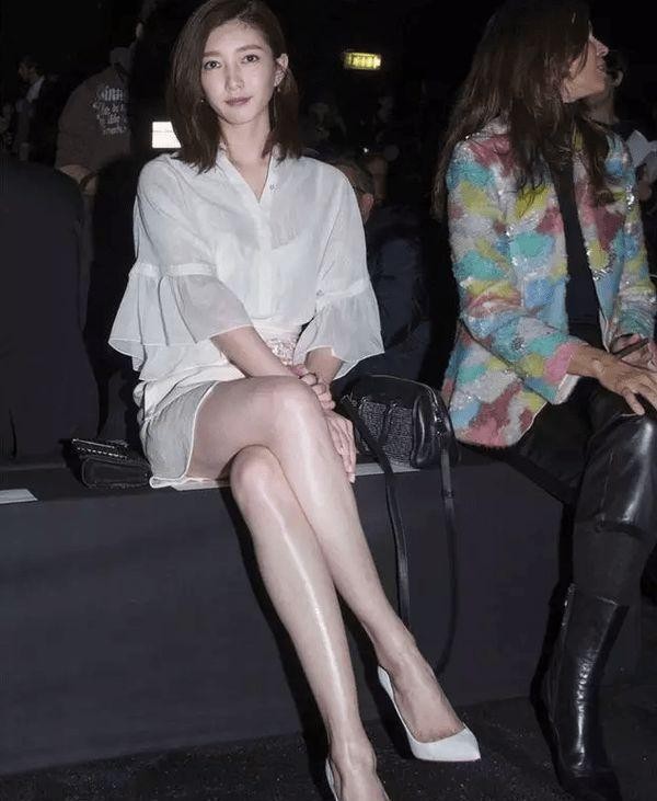 爆料胡歌和前女友江疏影宣布复合，江疏影：没复合 没炒作
