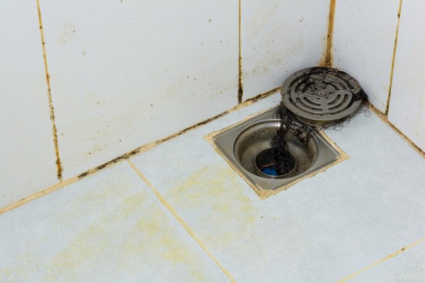 家里的下水道有恶臭飘上来怎么办？这5个小妙招帮你轻松解决困扰