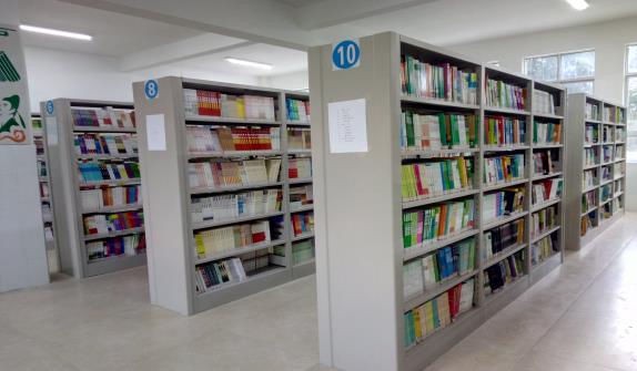 中小学书架