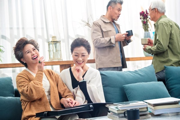 如何保持社交联系和活跃社交生活？