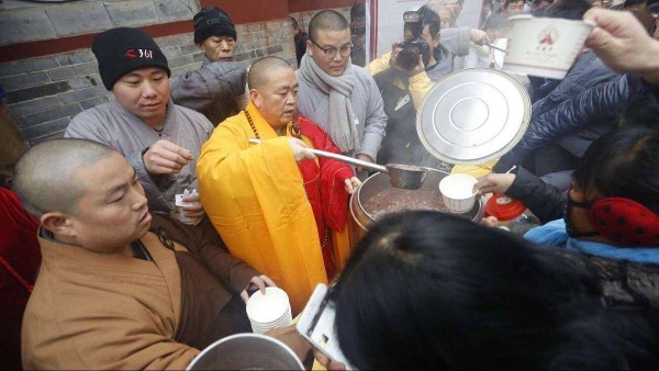 释永信38年方丈路：少林寺商业化与信仰的边界之问