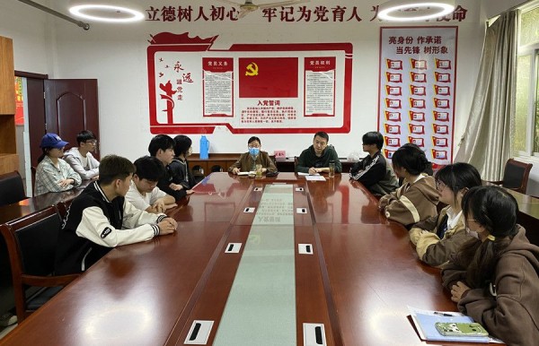 管理工程系召开学生评教座谈会