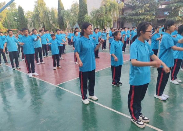 暑假过半不慌张！李锋教育让孩子逆袭必备攻略，后半程成长也稳定