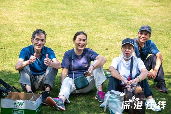 享受户外生活、拥抱快乐