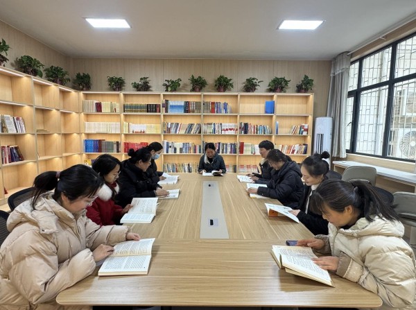 郸城县审计局开展“玫瑰书香、阅读畅享”女职工主题阅读活动
