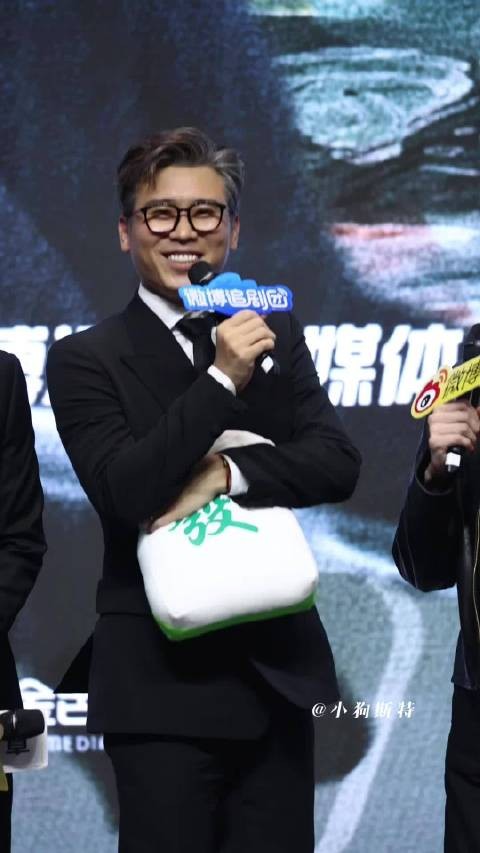 俺不中了 李乃文谈第一次演仙侠剧的感受 “就一个字儿！咻！”