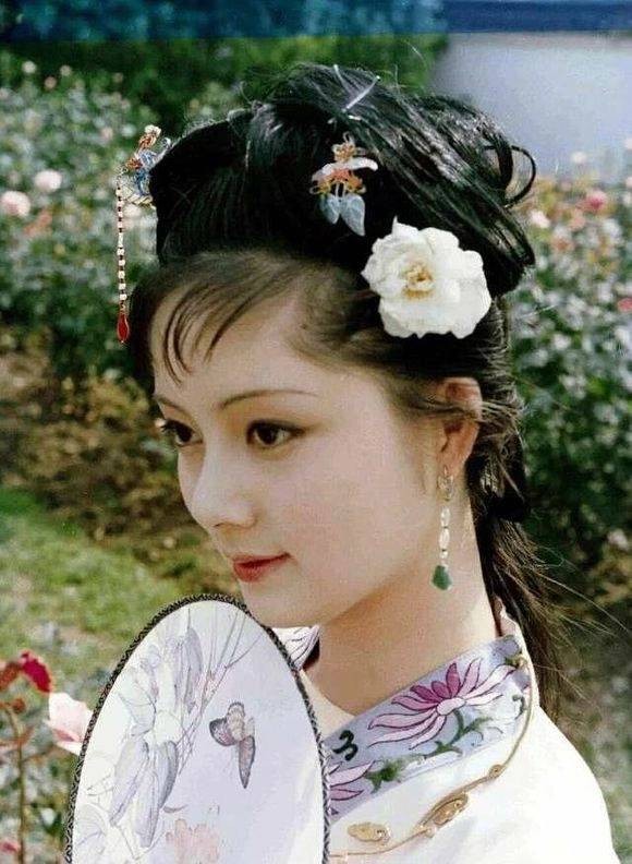 《红楼梦》里的贾宝玉，为什么宁愿当和尚，也不愿意跟薛宝钗过日子