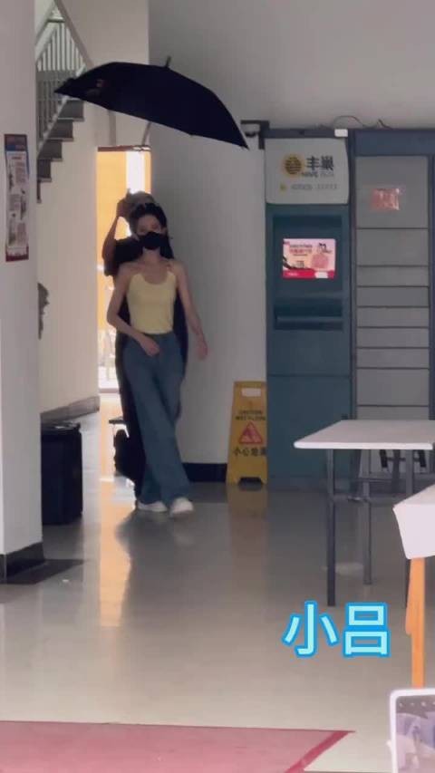 孟子义热情接待CP粉探班引发唯粉不满
