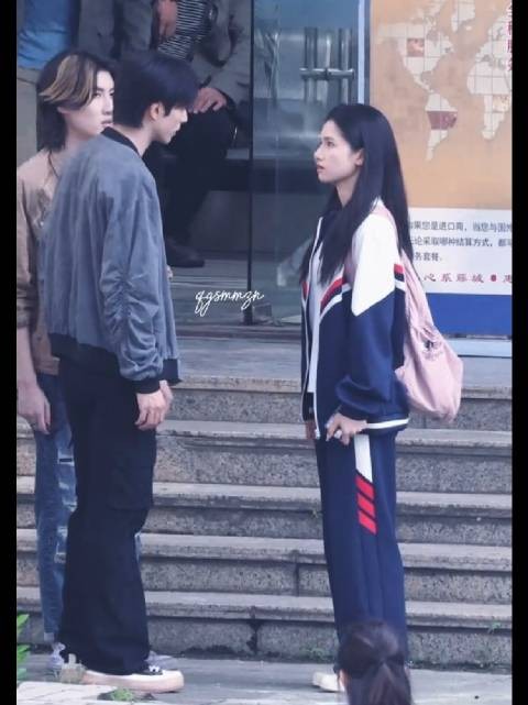 宋威龙张婧仪野狗骨头路透,陈异苗靖吵架了