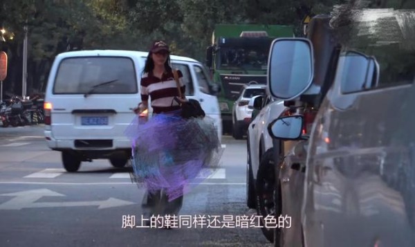 张俪开越野车疑似遮挡车牌，本人火速发声道歉：以后一定遵守交规