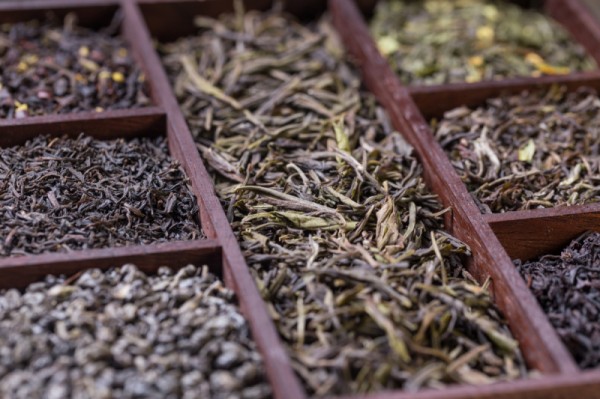 如何有效地处理家里茶叶生虫子问题？