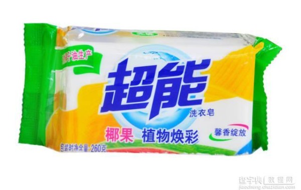 你知道怎么有效洗掉衣服上的油渍吗？4