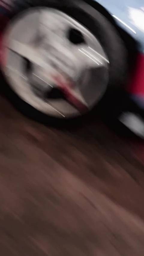 李承铉赛车前卡点舞引关注