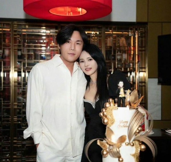 伊能静曝秦昊很少回家，手机没他与女儿合照，女儿对爸爸记忆很少