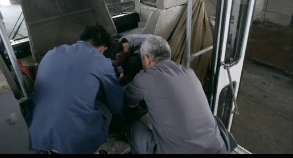 一群人解决不了，李国生却一眼看出问题，大爷眼都亮了