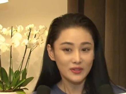 张馨予晒出杀青照,妈妈竟然成了张颂文的粉丝 气场全开