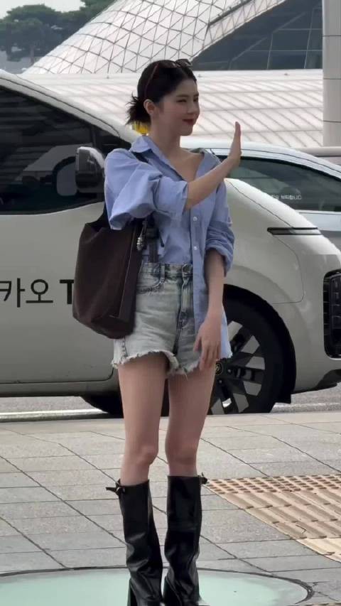 韩素希现身台湾机场引发热议