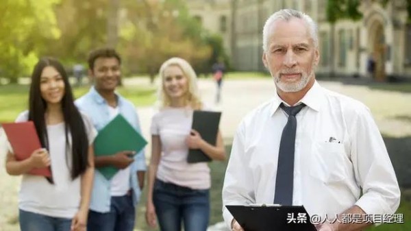 清华、北大等10所大学校长推荐必读书单