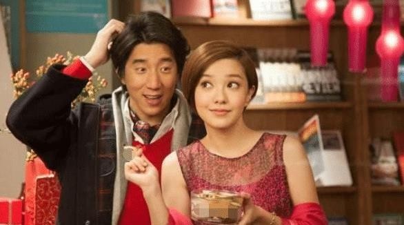 都是代言巧克力, 前3个女星都在假吃, 只有她吃出了不同的感觉