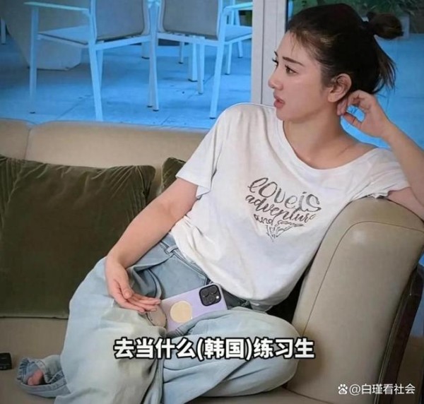 黄奕对女儿妥协了！12岁黄芊玲正式在韩国训练，累到瘫在地上