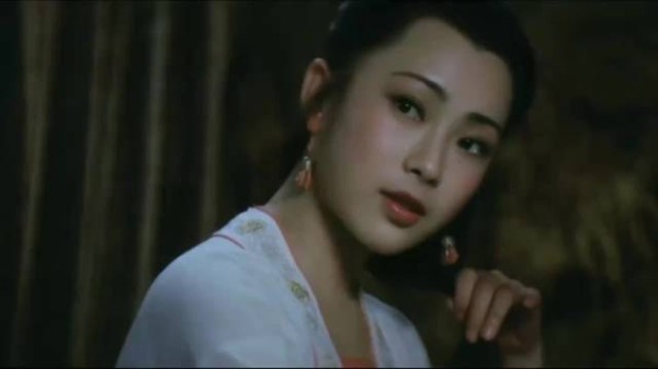 李连杰和黄秋燕的这段舞剑厉害了…..这是我看过最漂亮的舞剑