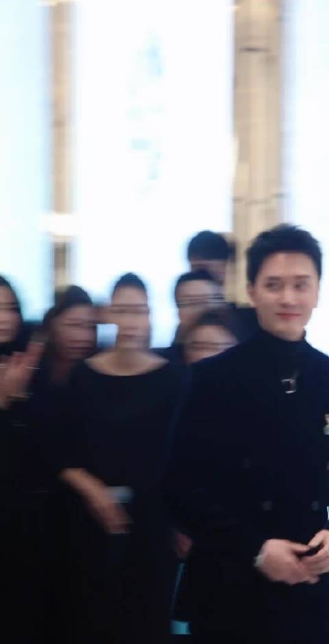 不得不说冯绍峰眼光可真好~前女友们和前妻都是顶级大美女