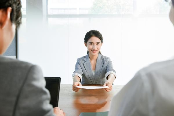 《裸模面试6分：揭秘时尚圈神秘的面试故事》图1