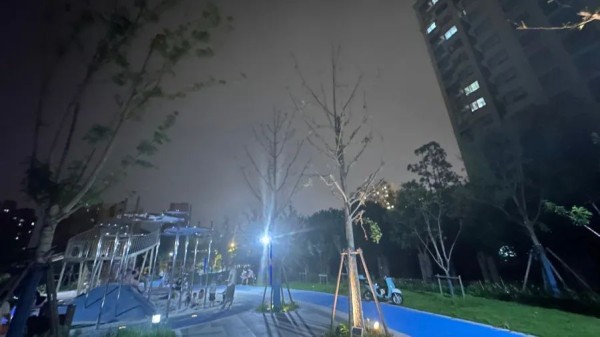 沪上24小时公园变“尖叫乐园”，居民崩溃：关窗也挡不住魔音穿耳！