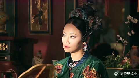 纯妃忠心耿耿的跟着皇后，图的到底是什么？