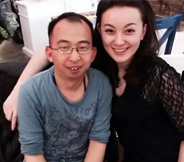 女演员牟兴区的日常趣事与友情纽带，揭秘她的世界