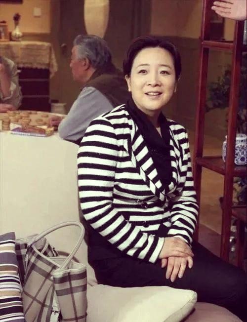 陈小艺：坚韧与选择铸就的艺术生涯