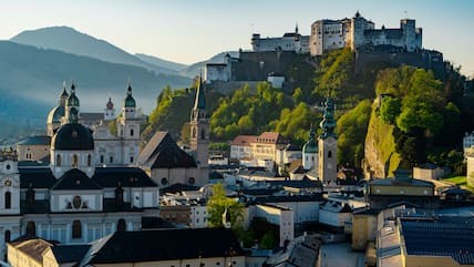 Blick auf Festung Hohensalzburg und die Altstadt.