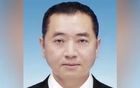 作为“一把手”，他经常在上班时间外出打牌