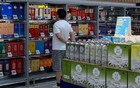 卖不动的白酒，占领山姆们的货架