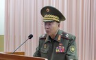 像陪金正恩一样！朝鲜将军陪朴正天也拿小本儿记录