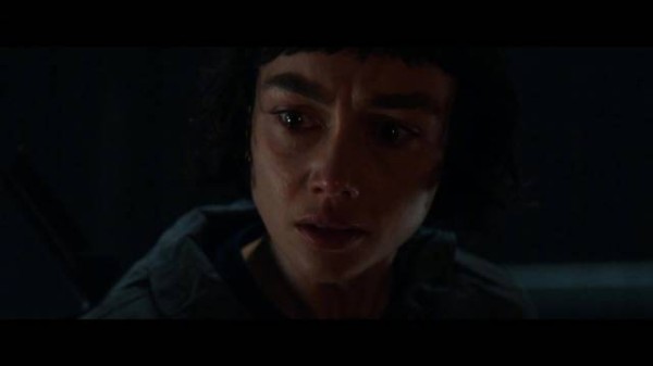 这部科幻大片终于出电视剧了,今天连播两集,开场就很炸裂