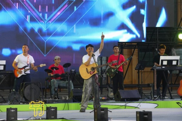 砺剑戈壁，放歌青春！某基地音乐节火热开演