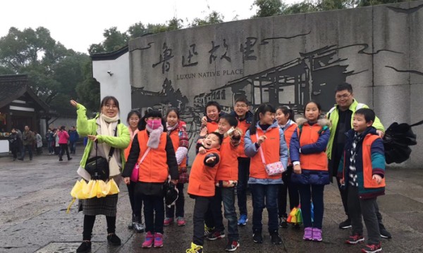 参加亲子夏令营活动感受运动带来的乐趣