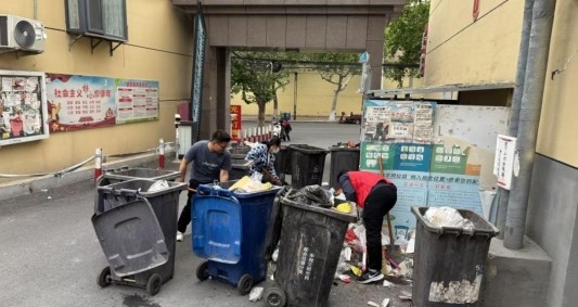 济南市莱芜区凤城街道幸福社区凤鸣嘉园小区：共建洁净家园 持续在行动 