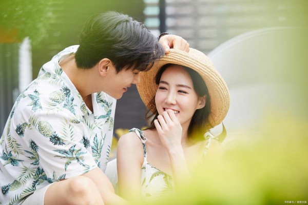 幽默的魅力无处不在！学会这七个技巧，让你在人际沟通中游刃有余