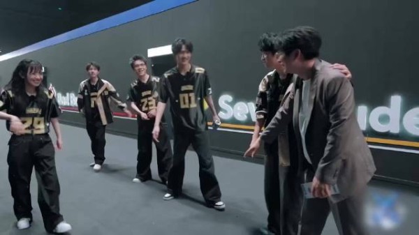 蒲熠星喊错口号引时代少年团集体疑惑