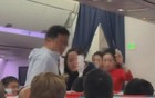国际航班上爆发冲突！警方介入